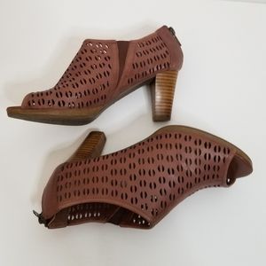 Bella Vita Laser Cut Brown Booties Sz 8